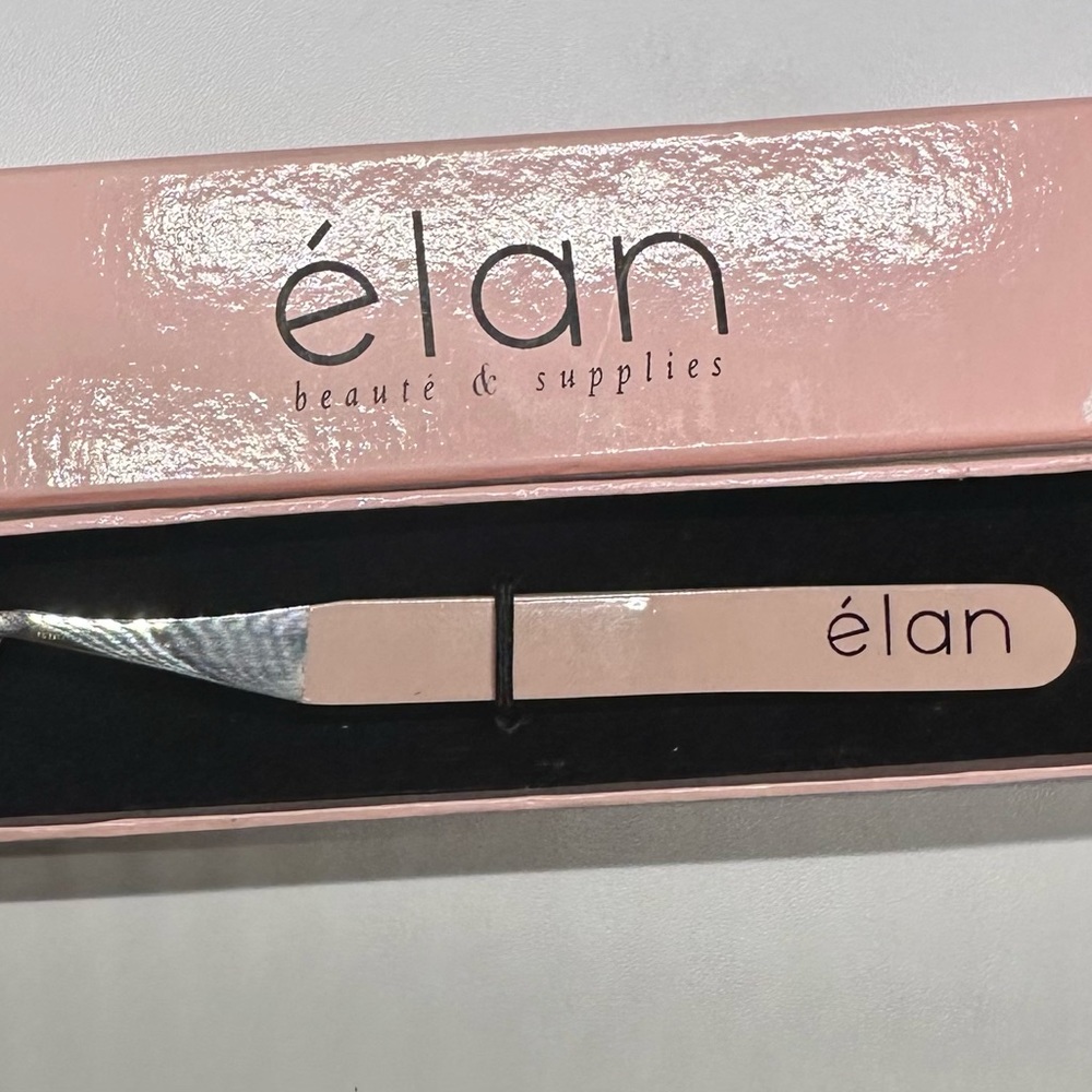 Lash Tweezers View 2